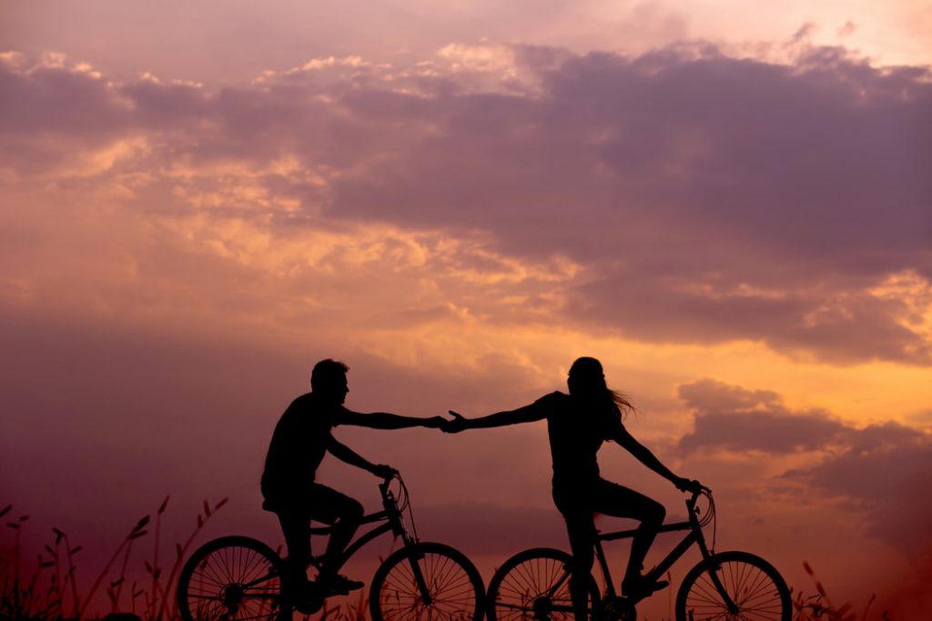 Header velo coucher de soleil