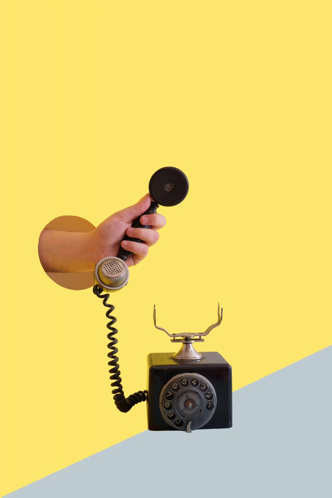 telephone couleur jaune